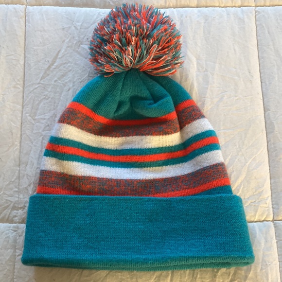 Like new Miami Dolphin beanie - Picture 3 of 4